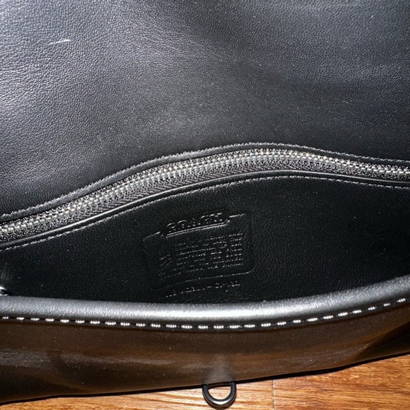 Coach Hamptons Glovetanned Black Shoulder Bag - Picture 5 of 7